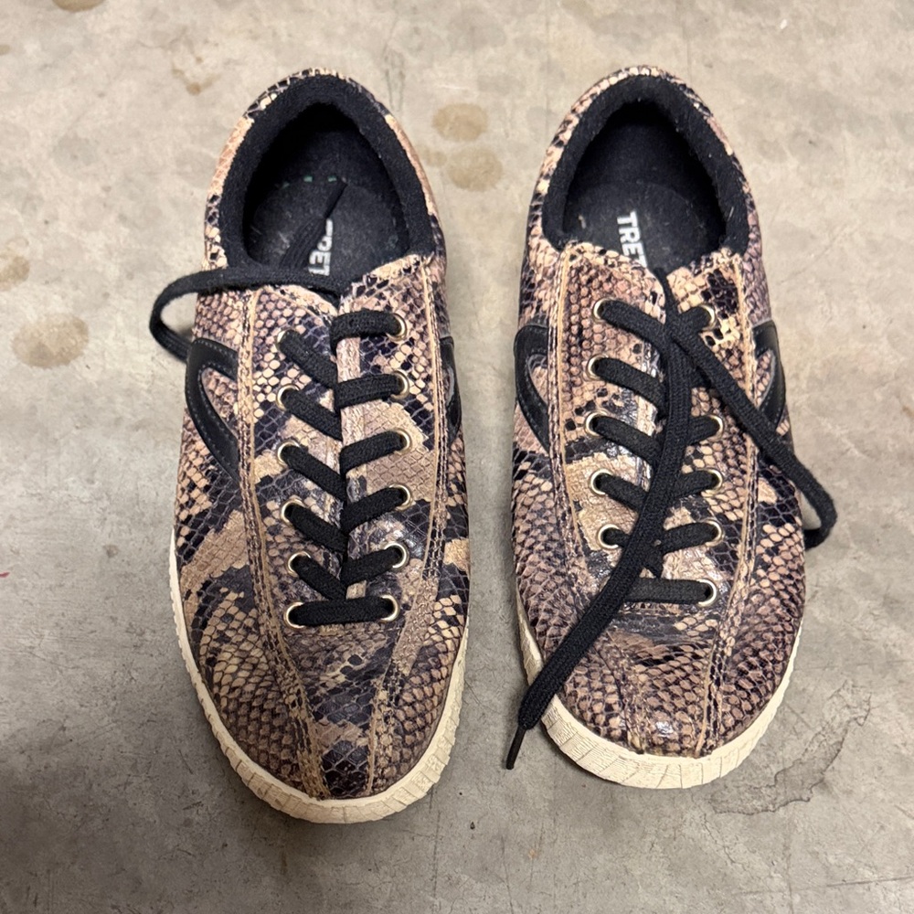 Tretorn Snake Skin Sneakers US 7